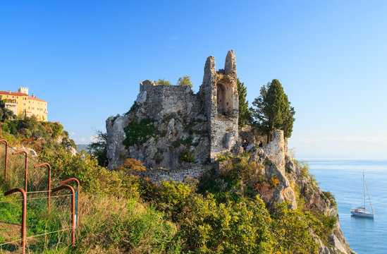 Old and new castle, Duino