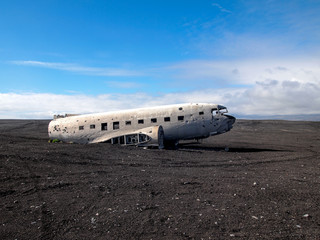 Airplane wreckage ( Douglas R4D Dakota DC-3 C 117 ).