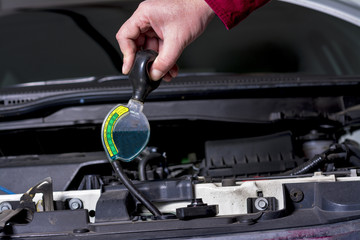 Antifreeze meeter tests the health of a truck