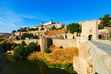 Fototapeta na wymiar Toledo from Puente of Alcantara