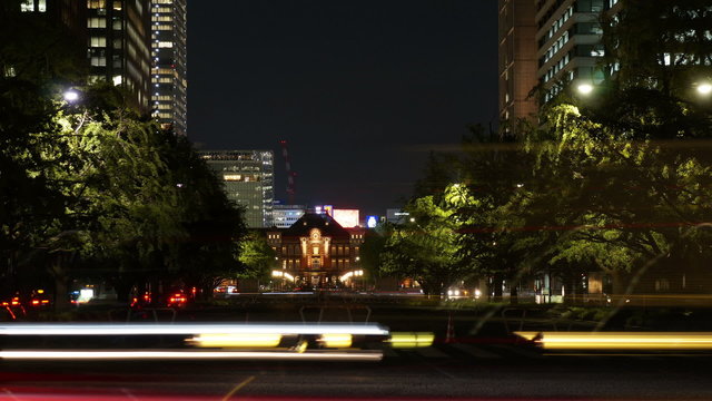 東京駅と丸ノ内高層ビル街の通り　インターバル撮影