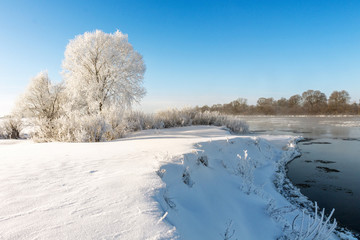 Fototapeta na wymiar winter river