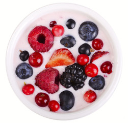 berry yogurt with berries