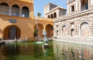 Fototapeta premium fountain in the Royal Alcazars of Seville, Spain