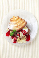 Puff pastry with mascarpone and cranberry sauce