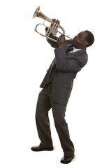 Afroamerikanischer Jazzmusiker mit Flügelhorn - 61222041