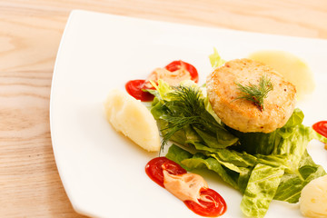 chicken cutlet with mashed potatoes