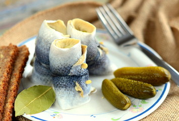 Katerfrühstück mit Rollmops und Gurken