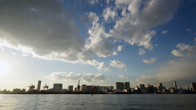 東京湾 品川ふ頭の海と空の表情　インターバル撮影