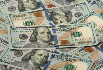 many one hundred dollar bills