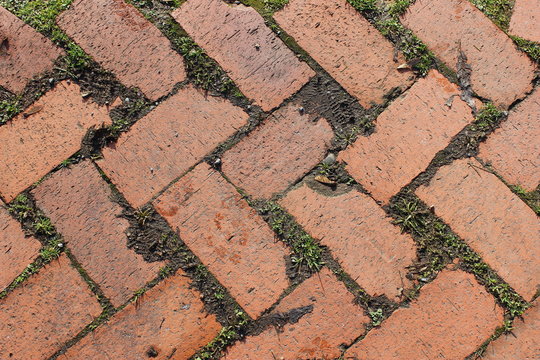 Backsteine als Stra&szlig;enbelag