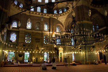 The New Mosque indoors