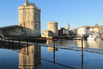 Promenade sur les quais du vieux port de la Rochelle