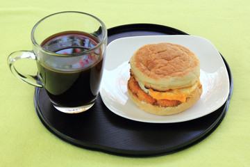 Muffin chicken with black coffee