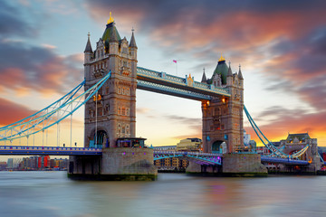 Fototapeta na wymiar Tower Bridge w Londynie, Wielka Brytania