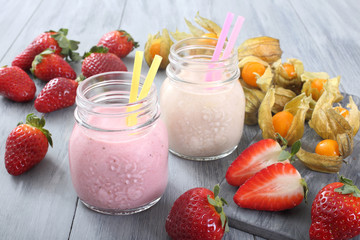 frullato di fragole e frutta