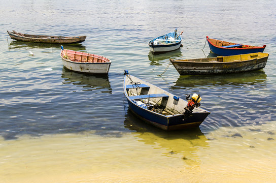 Boote am Strand von Buzios, Brasilien
