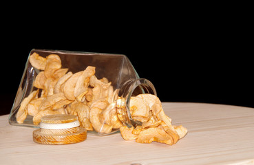 Dried apples
