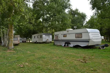 Fototapeten Caravans op een Franse camping © henkbouwers