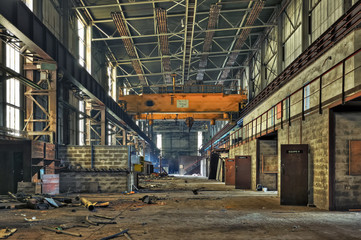 Naklejka premium Abandoned old industrial warehouse