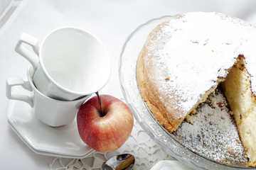 Torta di mele con mele fresche