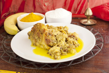Chicken with turmeric, banana and coconut