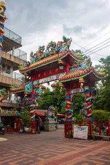 Obraz premium Gate at Chinese temple in Chiang Mai, Thailand
