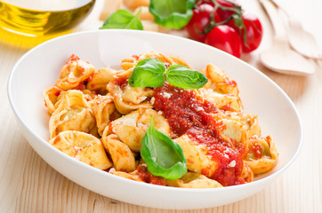 Tortellini with tomato sauce and cheese