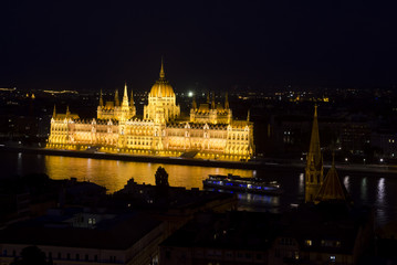 Fototapeta na wymiar Historic parliament of Hungary in Budapest