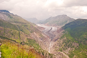 Fototapeta na wymiar Der große Aletschgletscher kurz vor einem kapitalen Unwetter