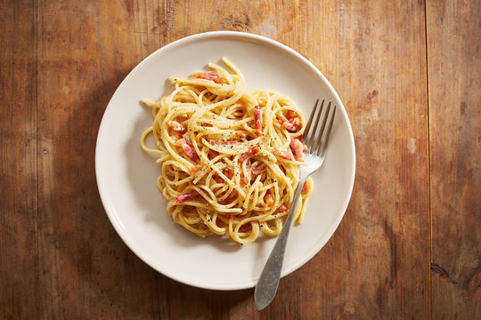 Dish of spaghetti a la carbonara