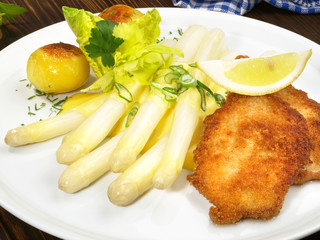 Spargel mit Schnitzel