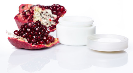 Pomegrante and mouisturizer cream