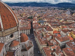 Fototapeta na wymiar Catedral de Santa Maria de Fiore (Il Duomo) y vista de Florencia