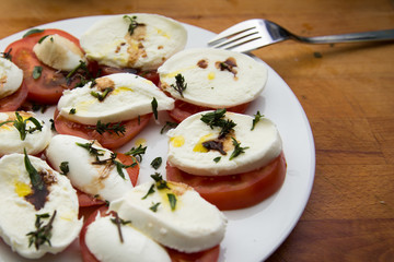 Tomaten mit Mozzarella  Caprese