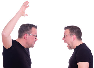 zwei Männer streiten sich