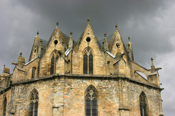 Fototapeta premium Catedral con cielo gris