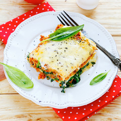 lasagna with spinach and mushroom stuffing