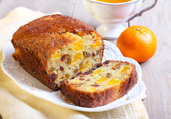 Dry fruit and tangerine cake