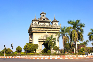 Fototapeta na wymiar Patuxai pomnik w Vientiane, stolicy Laosu