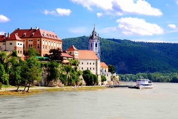 Fototapeta na wymiar Village of Durnstein along the Danube, Wachau Valley, Austria