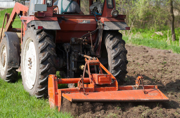 Agrar pflügen mit Traktor