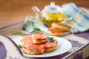 Fried toast with salted salmon