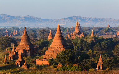 The Temples of bagan at sunrise, Bagan, Myanmar - obrazy, fototapety, plakaty