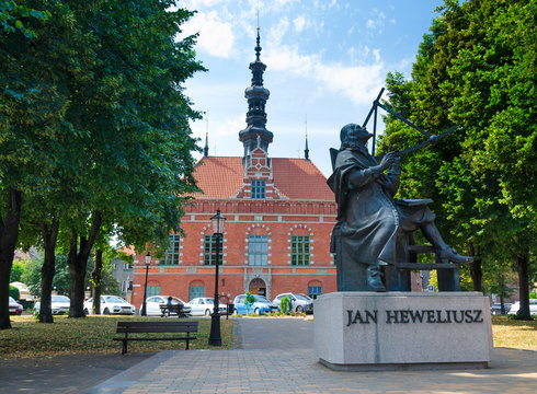 Fototapeta Gdansk modern city square with Monument of Jan Heweliusz