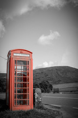 Obraz premium Countryside Red Phone Box