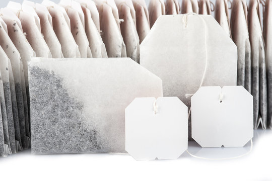 Bolsas de t&eacute; con etiqueta en blanco para texto