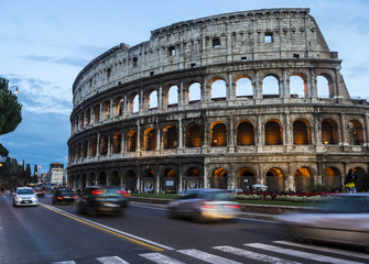 Fototapeta premium traffic and colosseum