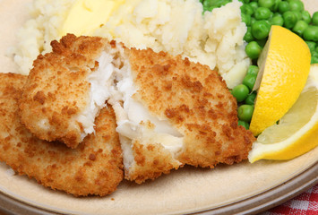 Breaded Haddock Fillets with Mash & Peas