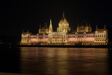 Fototapeta na wymiar Hungarian Parliament at night in Budapest
